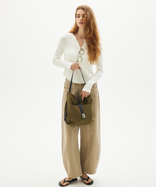 full/fill.(フルフィル)の「front belt one shoulder bag / フロントベルトワンショルダーバッグ(ショルダーバッグ・レディース・ブラック/カーキ・FREE)」の6枚目の写真