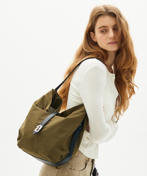 full/fill.(フルフィル)の「front belt one shoulder bag / フロントベルトワンショルダーバッグ(ショルダーバッグ・レディース・ブラック/カーキ・FREE)」の13枚目の写真