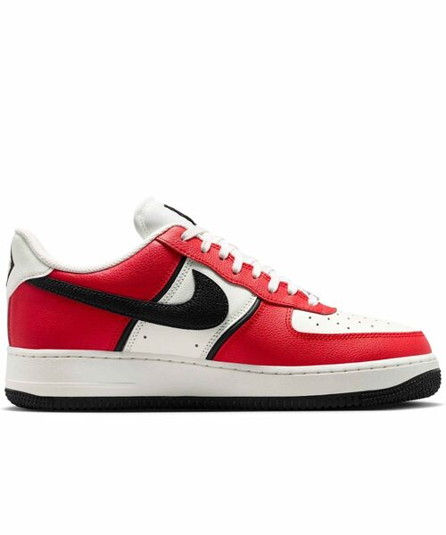 NIKE(ナイキ)の「ナイキ エア フォース 1 '07 LV8 メンズシューズ / Nike Air Force 1 '07 LV8 Men's Shoes IM5752-600 University Red(スニーカー・メンズ・レッド・27/26/25.5/28/27.5/26.5/29.5/28.5/25/24)」の5枚目の写真