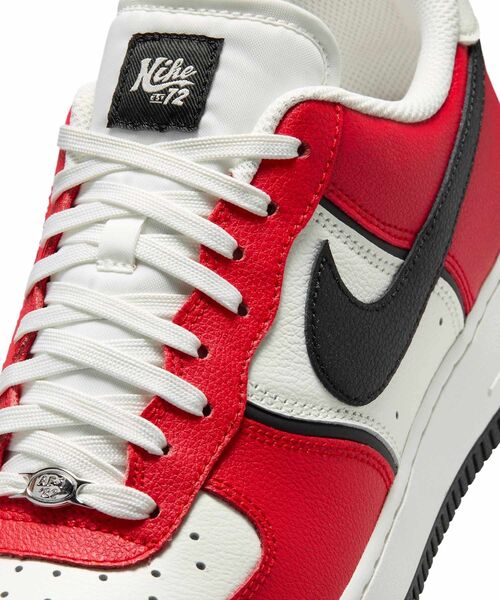 NIKE(ナイキ)の「ナイキ エア フォース 1 '07 LV8 メンズシューズ / Nike Air Force 1 '07 LV8 Men's Shoes IM5752-600 University Red(スニーカー・メンズ・レッド・27/26/25.5/28/27.5/26.5/29.5/28.5/25/24)」の9枚目の写真