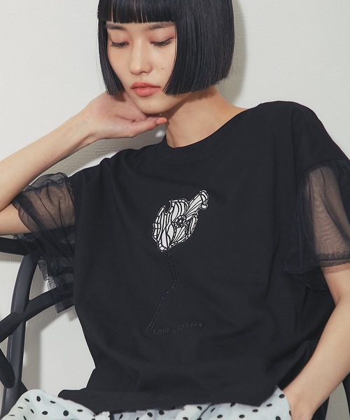 ANOTHER S(アナザーエス)の「フラワー刺繍&チュールスリーブT(Tシャツ/カットソー・レディース・グレー/ホワイト/ブラック・FREE)」の2枚目の写真