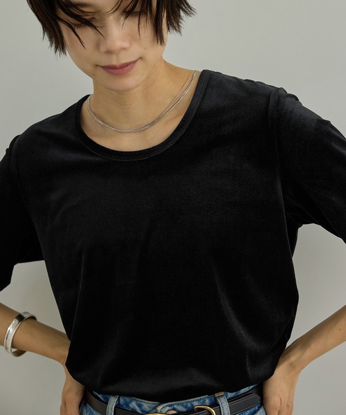SALON adam et rope'(サロン アダム エ ロペ)の「シアーベロアクルーネックプルオーバー(Tシャツ/カットソー・レディース・キャメル/オフホワイト/ブラック・FREE)」の18枚目の写真