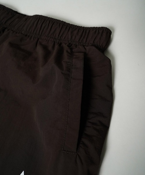 EGO TRIPPING(エゴトリッピング)の「mp15256-DAYGLYDE TRACK PANTS トラックパンツ(626755)(その他パンツ・メンズ・ブラック/ダークブラウン・M/L)」の17枚目の写真