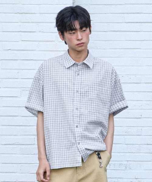 F.ILLUMINATE（フィルミネイト）の「セミクロップチェックハーフシャツ-グレー（シャツ/ブラウス・メンズ・その他・LARGE/SMALL/MEDIUM）」の6枚目の写真