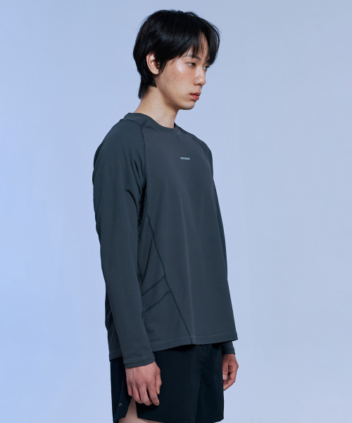 OFFGRID(オフグリッド)の「ベントラオクタロングスリーブ-チャコール(Tシャツ/カットソー・メンズ・その他・SMALL/MEDIUM/LARGE/X-LARGE)」の4枚目の写真