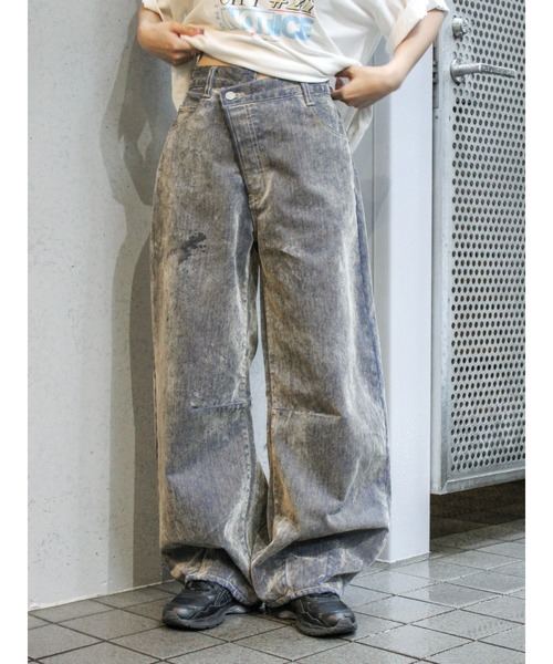 Ungrid(アングリッド)の「フロッキーウエストリメイクカーブデニム(デニムパンツ・レディース・ブラック/ベージュ・26inch/25inch/24inch)」の16枚目の写真