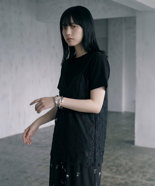 STYLE DELI(スタイルデリ)の「【BLK001】レースキャミレイヤードTシャツ(Tシャツ/カットソー・レディース・杢グレー/ブラック・FREE)」の5枚目の写真