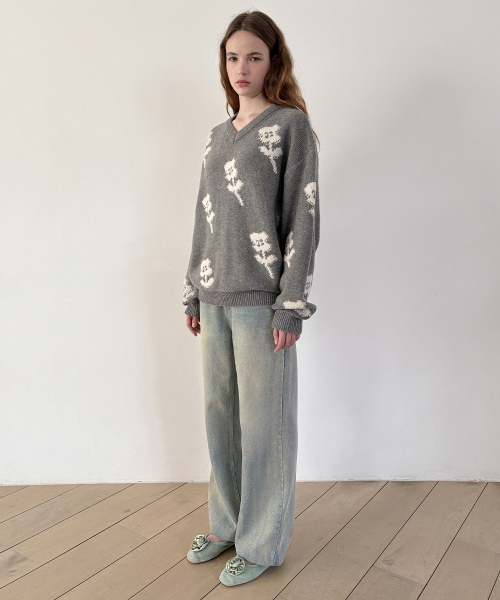 SINOON(シヌーン)の「SN Flower Loose Fit Knit (Grey)(ニット/セーター・レディース・ライトグレー・FREE)」の2枚目の写真