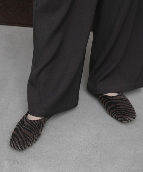 select MOCA Et（セレクトモカエト）の「【Et】Faux Fur Mule Slip-On（スリッポン・レディース・ゼブラ/ベージュ/ブラック・LARGE/MEDIUM/SMALL）」の7枚目の写真