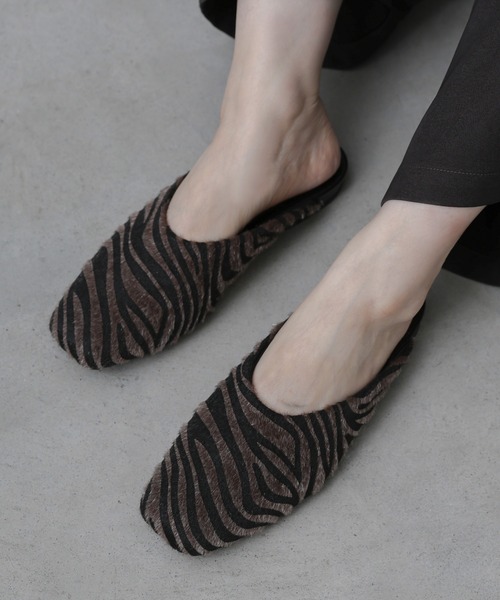 select MOCA Et（セレクトモカエト）の「【Et】Faux Fur Mule Slip-On（スリッポン・レディース・ゼブラ/ベージュ/ブラック・LARGE/MEDIUM/SMALL）」の9枚目の写真