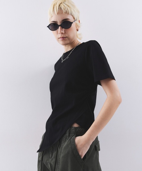 HANNE（アン）の「アシンメトリーヘムTEE（Tシャツ/カットソー・レディース・ブラック/ホワイト・FREE）」の6枚目の写真