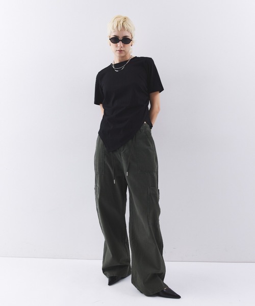 HANNE（アン）の「アシンメトリーヘムTEE（Tシャツ/カットソー・レディース・ブラック/ホワイト・FREE）」の8枚目の写真