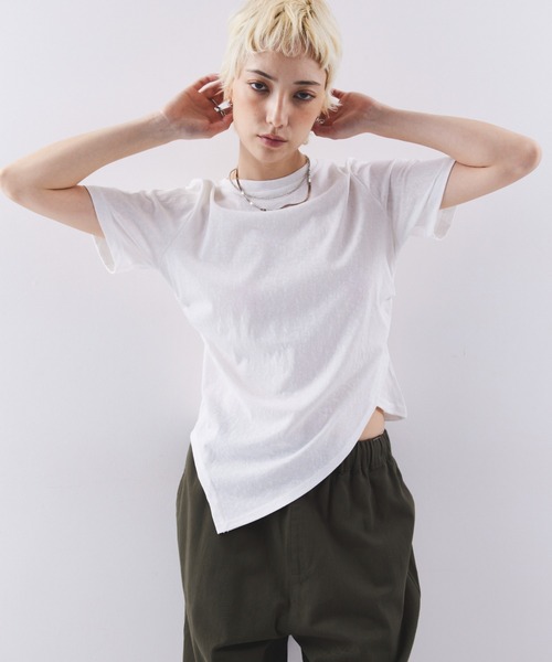 HANNE（アン）の「アシンメトリーヘムTEE（Tシャツ/カットソー・レディース・ブラック/ホワイト・FREE）」の11枚目の写真