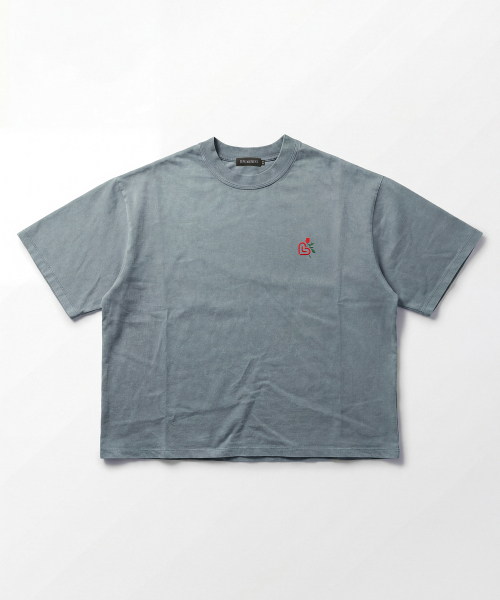 LENGAGEMENT(ランガージュマン)の「フラワーハートソルトウォッシングクロップ半袖Tシャツ(ライトブルー)(Tシャツ/カットソー・メンズ・モカ・1/2)」の1枚目の写真