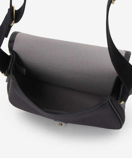 BRADY(ブレディー)の「Brady | COLNE UNISEX(ショルダーバッグ・レディース・ブラック/カーキ/ブラック系その他・ONE)」の5枚目の写真