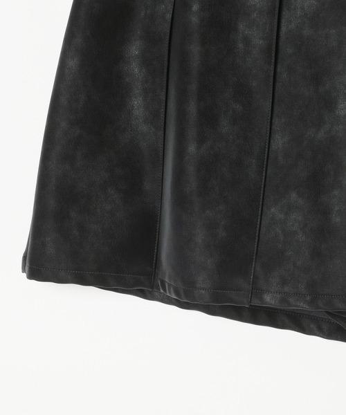 PAGEBOY(ページボーイ)の「メルトレザーショートパンツ【セットアップ対応】(その他パンツ・レディース・ダークブラウン/ブラック・FREE)」の12枚目の写真