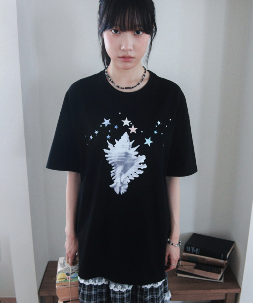 RUBATI(ルバティ)の「ステアリシシェル ソラ オーバーサイズ 半袖 Tシャツ_ブラック(Tシャツ/カットソー・レディース・その他・FREE)」の1枚目の写真