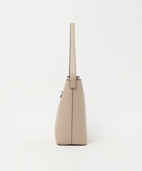 UNITED ARROWS(ユナイテッドアローズ)の「クラスプ ワンハンドル ショルダーバッグ(ショルダーバッグ・レディース・ベージュ/ブラック・FREE)」の3枚目の写真