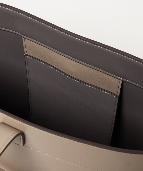 UNITED ARROWS(ユナイテッドアローズ)の「クラスプ ワンハンドル ショルダーバッグ(ショルダーバッグ・レディース・ベージュ/ブラック・FREE)」の14枚目の写真