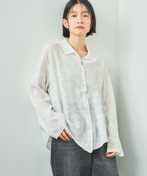 studio CLIP(スタディオクリップ)の「刺繍レースシャツ(シャツ/ブラウス・レディース・チャコール/オフホワイト/ライトブルー・FREE)」の4枚目の写真