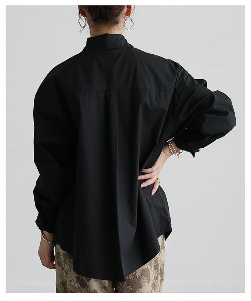 Sawa a la mode(サワアラモード)の「ブローチ付きオーバーサイズシャツ(シャツ/ブラウス・レディース・ホワイト/ブラック・FREE)」の17枚目の写真