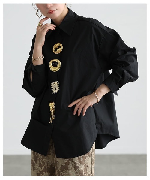 Sawa a la mode(サワアラモード)の「ブローチ付きオーバーサイズシャツ(シャツ/ブラウス・レディース・ホワイト/ブラック・FREE)」の19枚目の写真