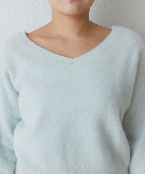 La boutique BonBon（ラブティックボンボン）の「【お気に入り総選挙3位！新色登場！】ヘアリーウールカシミヤ混前後２WAYニット（ニット/セーター・レディース・ブルー系その他/ピンク/オフホワイト/ネイビー/ライトグレー・FREE）」の6枚目の写真