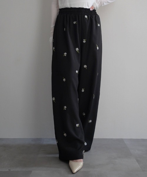 Rashik(ラシク)の「【Rashik】フラワー刺繍バレルパンツ(その他パンツ・レディース・ブラック/グレイッシュベージュ・FREE)」の7枚目の写真