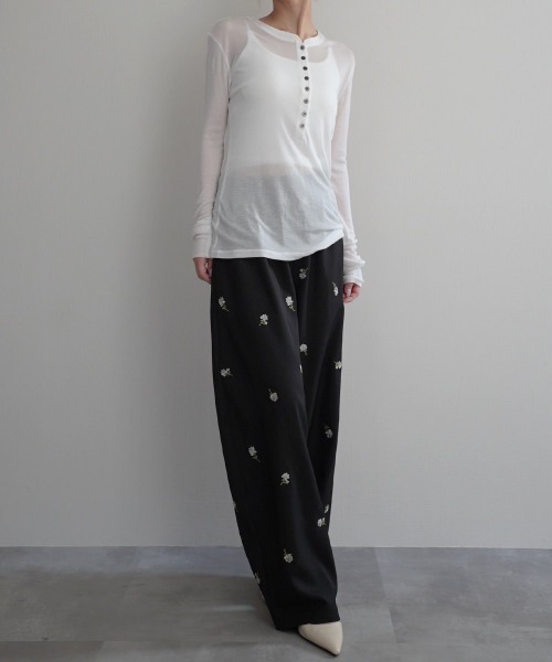Rashik(ラシク)の「【Rashik】フラワー刺繍バレルパンツ(その他パンツ・レディース・ブラック/グレイッシュベージュ・FREE)」の11枚目の写真