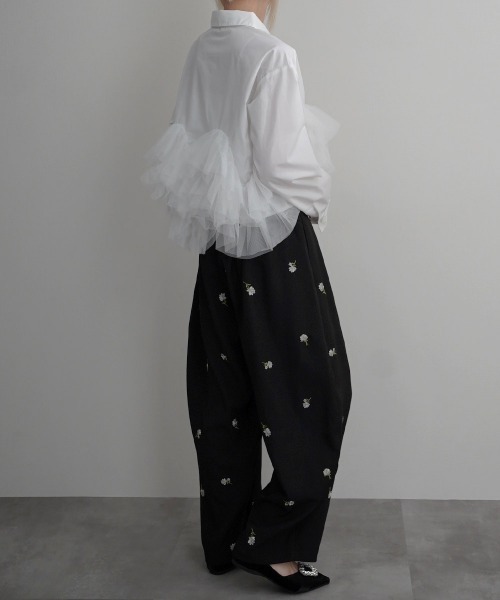 Rashik(ラシク)の「【Rashik】フラワー刺繍バレルパンツ(その他パンツ・レディース・ブラック/グレイッシュベージュ・FREE)」の9枚目の写真