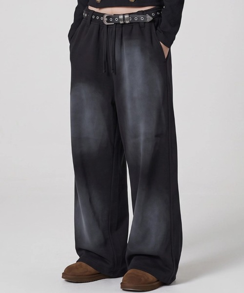 A'gem(エージェム)の「A'GEM/9 × .kom 『A'gem/エージェム』SPRAY SWEAT WIDE PANTS/スプレースウェットワイドパンツ(スウェットパンツ・メンズ・ブラック/グレー・LARGE)」の3枚目の写真