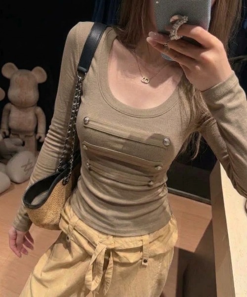 SHEPP(シープ)の「【26年秋冬新作】ナポレオンデザイン スリムフィットロンT(Tシャツ/カットソー・レディース・カーキ/ホワイト/ブラウン/ブラック・F)」の4枚目の写真
