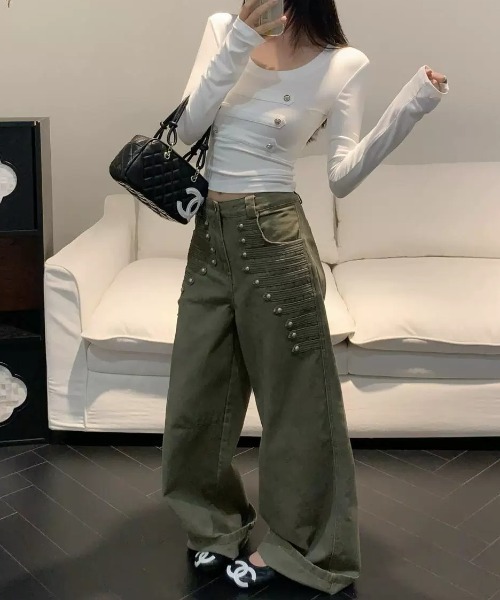 SHEPP(シープ)の「【26年秋冬新作】ナポレオンデザイン スリムフィットロンT(Tシャツ/カットソー・レディース・カーキ/ホワイト/ブラウン/ブラック・F)」の6枚目の写真