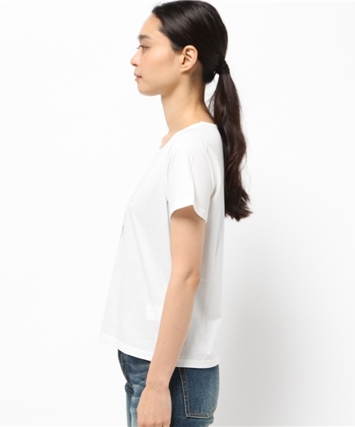 earth music&ecology（アースミュージックアンドエコロジー）の「手書き風ロゴプリントＴＥＥ（Tシャツ/カットソー・レディース・オフホワイト/ライトグリーン/ブラック/サックスブルー・SMALL/MEDIUM）」の6枚目の写真