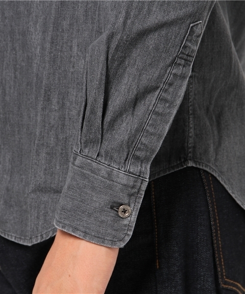 JOHN LAWRENCE SULLIVAN（ジョンローレンスサリバン）の「WASHED DENIM BUTTON DOWN SHIRT（シャツ/ブラウス・メンズ・インディゴブルー/ブラック・38/34/36/42/44/46）」の8枚目の写真