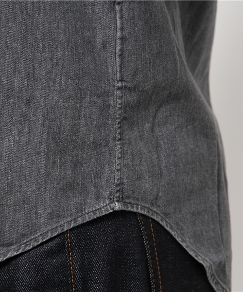 JOHN LAWRENCE SULLIVAN（ジョンローレンスサリバン）の「WASHED DENIM BUTTON DOWN SHIRT（シャツ/ブラウス・メンズ・インディゴブルー/ブラック・38/34/36/42/44/46）」の3枚目の写真