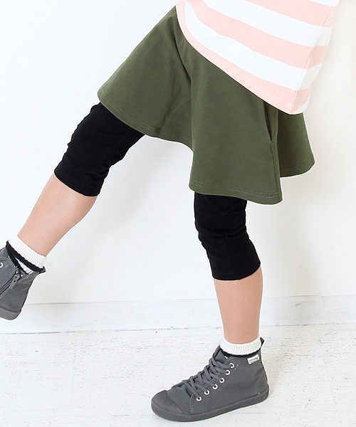 devirock(デビロック)の「全14柄 ポケット付6分丈レギンス付フレアスカート スカッツ スカート付レギンス(スカート・キッズ・ブラック/ストライプ/カモフラージュ/パープル/ピンク/ヘザーチャコール/ブルー系その他2/チャコールグレー×ブラック/杢グレー/ブルー系その他/ターコイズブルー/グリーン系その他/ネイビー/ライトイエロー/ブラック系その他/レッド系その他/パープル系その他・90cm/100cm/160cm/150cm/110cm/140cm/130cm/120cm)」の7枚目の写真