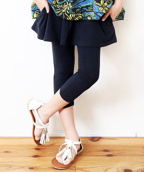 devirock(デビロック)の「全14柄 ポケット付6分丈レギンス付フレアスカート スカッツ スカート付レギンス(スカート・キッズ・ブラック/ストライプ/カモフラージュ/パープル/ピンク/ヘザーチャコール/ブルー系その他2/チャコールグレー×ブラック/杢グレー/ブルー系その他/ターコイズブルー/グリーン系その他/ネイビー/ライトイエロー/ブラック系その他/レッド系その他/パープル系その他・90cm/100cm/160cm/150cm/110cm/140cm/130cm/120cm)」の8枚目の写真