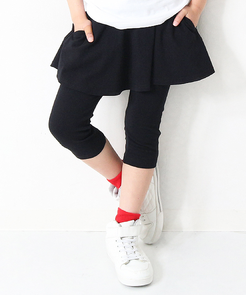 devirock(デビロック)の「全14柄 ポケット付6分丈レギンス付フレアスカート スカッツ スカート付レギンス(スカート・キッズ・ブラック/ストライプ/カモフラージュ/パープル/ピンク/ヘザーチャコール/ブルー系その他2/チャコールグレー×ブラック/杢グレー/ブルー系その他/ターコイズブルー/グリーン系その他/ネイビー/ライトイエロー/ブラック系その他/レッド系その他/パープル系その他・90cm/100cm/160cm/150cm/110cm/140cm/130cm/120cm)」の2枚目の写真