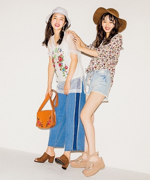 WEGO(ウィゴー)の「WEGO/チュール刺繍レイヤードビッグシルエットTシャツ(Tシャツ/カットソー・レディース・オフホワイト/ブラック・FREE)」の10枚目の写真