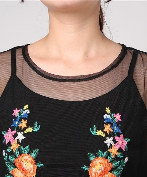 WEGO(ウィゴー)の「WEGO/チュール刺繍レイヤードビッグシルエットTシャツ(Tシャツ/カットソー・レディース・オフホワイト/ブラック・FREE)」の15枚目の写真