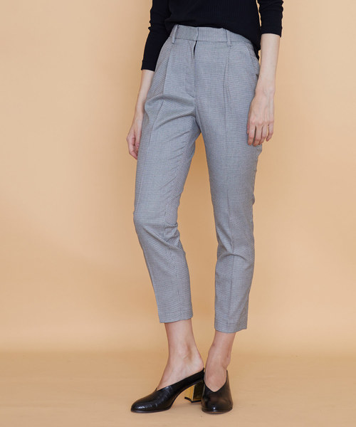 UNITED TOKYO(ユナイテッドトウキョウ)の「チェックワンタックパンツ(スラックス・レディース・マルチ/グレー・1/2)」の2枚目の写真