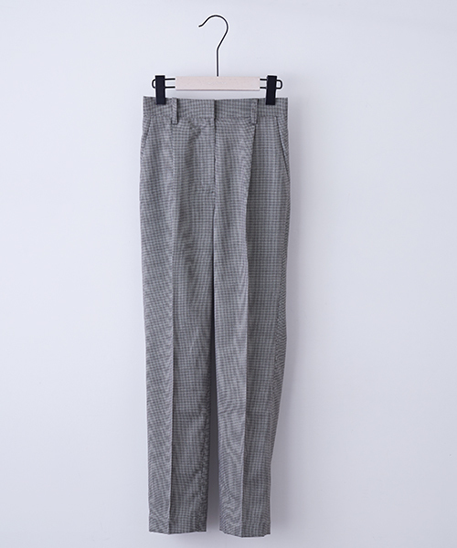 UNITED TOKYO(ユナイテッドトウキョウ)の「チェックワンタックパンツ(スラックス・レディース・マルチ/グレー・1/2)」の7枚目の写真