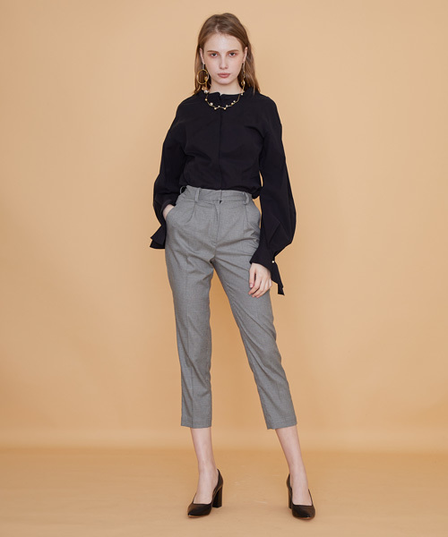 UNITED TOKYO(ユナイテッドトウキョウ)の「チェックワンタックパンツ(スラックス・レディース・マルチ/グレー・1/2)」の11枚目の写真