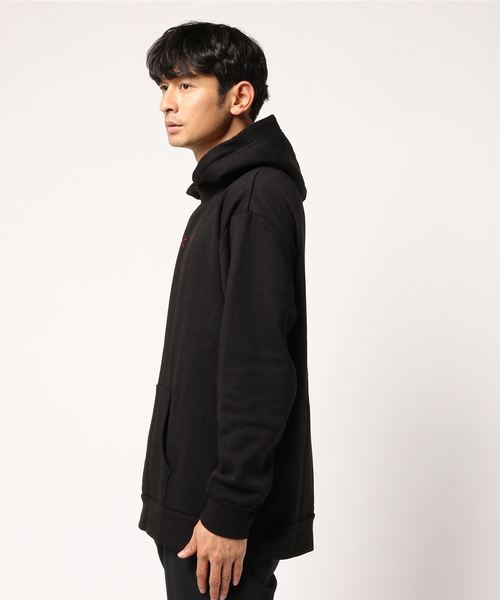 VENCEEXCHANGE（ヴァンスエクスチェンジ）の「裏起毛刺繍BIGパーカー    （パーカー・メンズ・ブラック/ホワイト・LARGE/MEDIUM）」の3枚目の写真