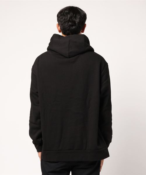 VENCEEXCHANGE（ヴァンスエクスチェンジ）の「裏起毛刺繍BIGパーカー    （パーカー・メンズ・ブラック/ホワイト・LARGE/MEDIUM）」の4枚目の写真