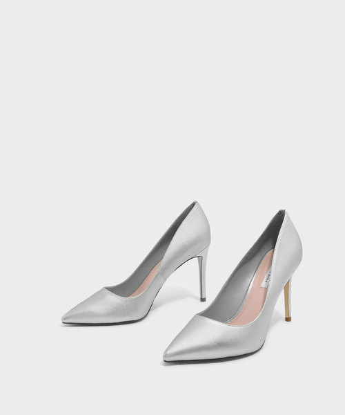 CHARLES & KEITH(チャールズ & キース)の「ベーシックポインテッドパンプス / BASIC POINTED PUMPS(パンプス・レディース・ブルーグリーン/シルバー/ブラック・22.5cm/24.5cm/23.5cm/25cm/23cm)」の16枚目の写真