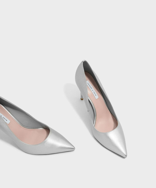 CHARLES & KEITH(チャールズ & キース)の「ベーシックポインテッドパンプス / BASIC POINTED PUMPS(パンプス・レディース・ブルーグリーン/シルバー/ブラック・22.5cm/24.5cm/23.5cm/25cm/23cm)」の18枚目の写真