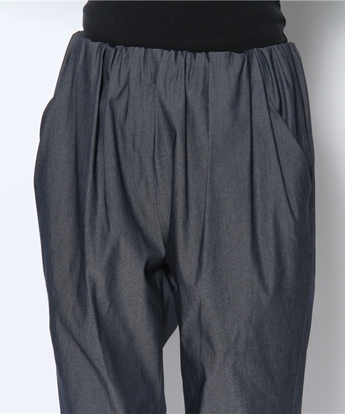 Acienta（アシエンタ）の「ギャザーシャンブレーPT（その他パンツ・レディース・ベージュ/ネイビー・LARGE/MEDIUM）」の5枚目の写真