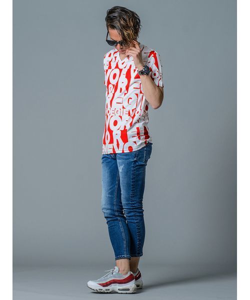 REGIEVO(レジエボ)の「【REGIEVO】REGIEVOロゴ総柄VネックTシャツ(Tシャツ/カットソー・メンズ・ホワイト/ブラック/オレンジ・MEDIUM/LARGE/SMALL/X-LARGE)」の11枚目の写真